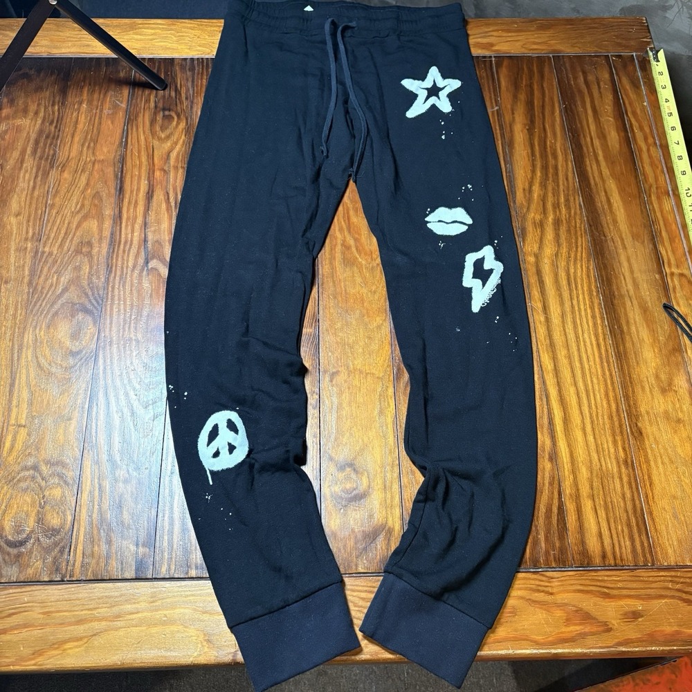 Lauren Moshi CHANTRIA AIRBRUSH ELEMENTS Graffiti Peace Love Black White S A1991